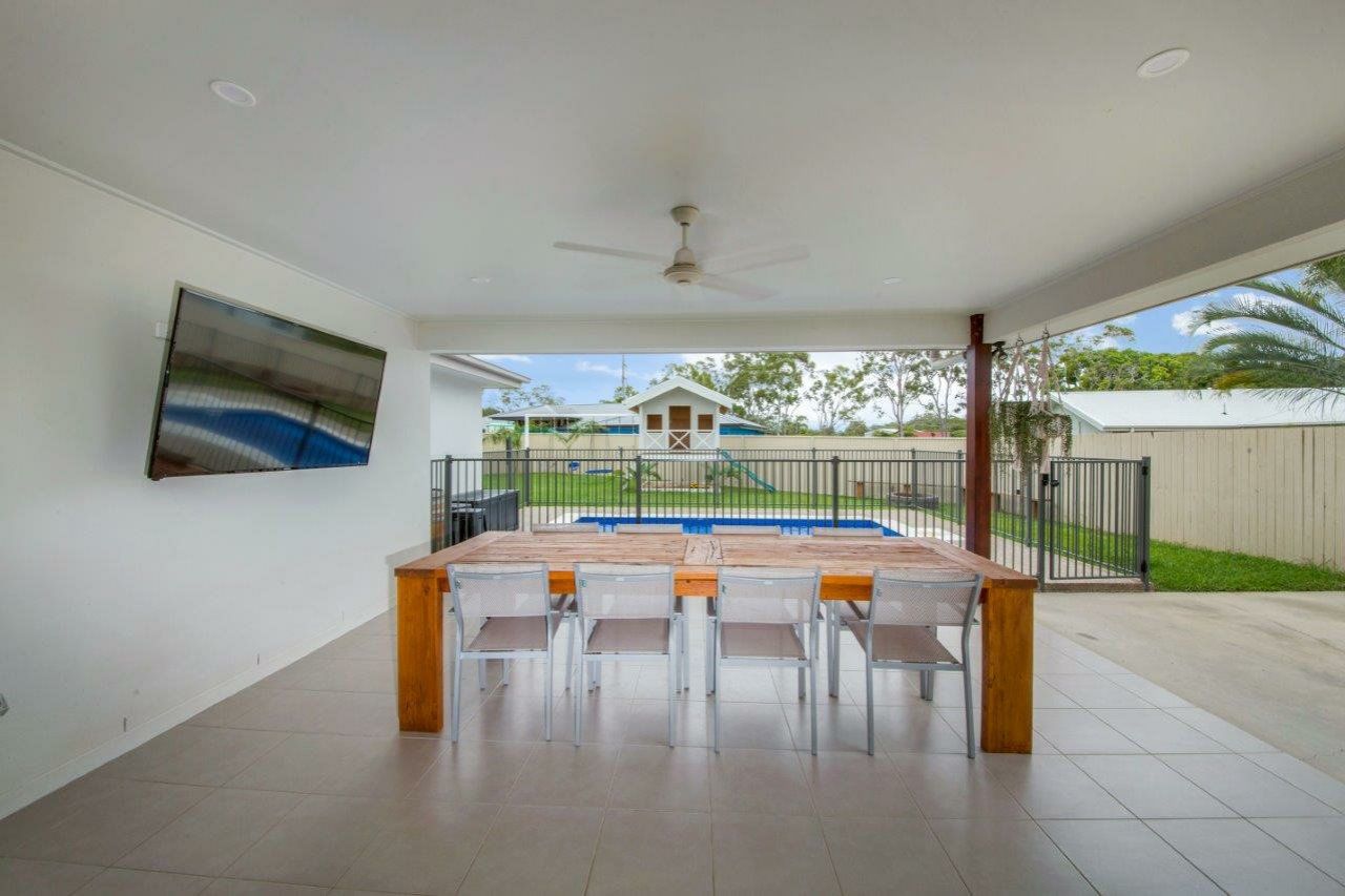 10 Golf View Drive, Boyne Island QLD 4680, Image 2