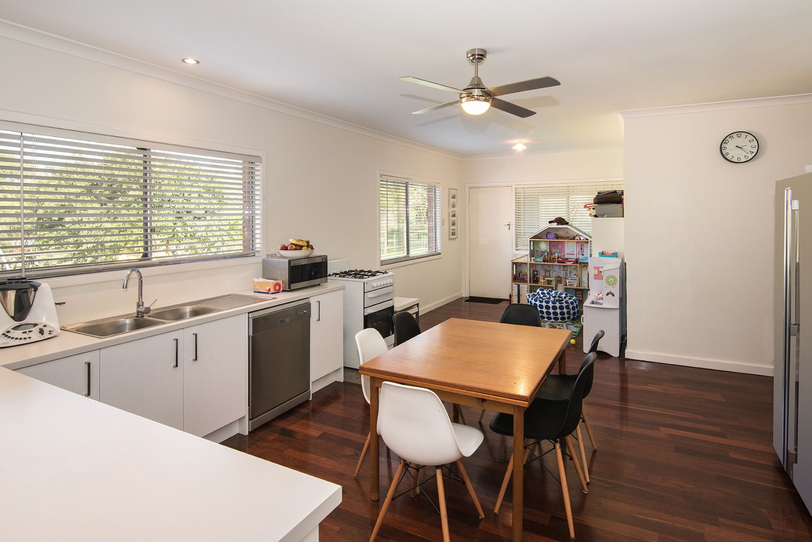 213 Queen Elizabeth Avenue, Bovell WA 6280, Image 2