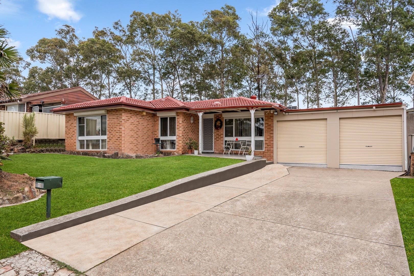 15 Glen Elgin Crescent, Edensor Park NSW 2176, Image 0