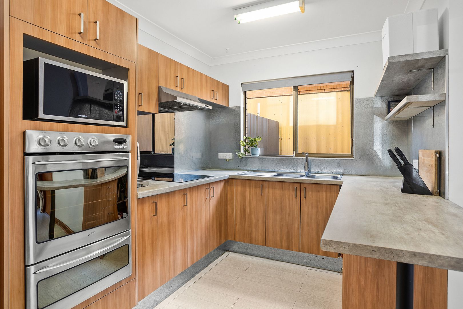 2/110A Collins Street, Corrimal NSW 2518, Image 2