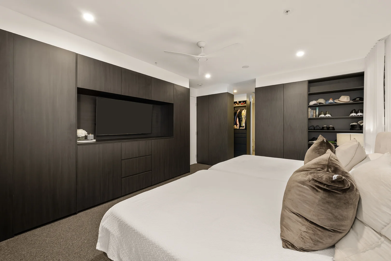 Additional image 13 of 2/4 Paradise Parade, Paradise Point QLD 4216