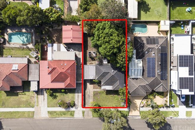 Picture of 20 Selway Avenue, MOOREBANK NSW 2170