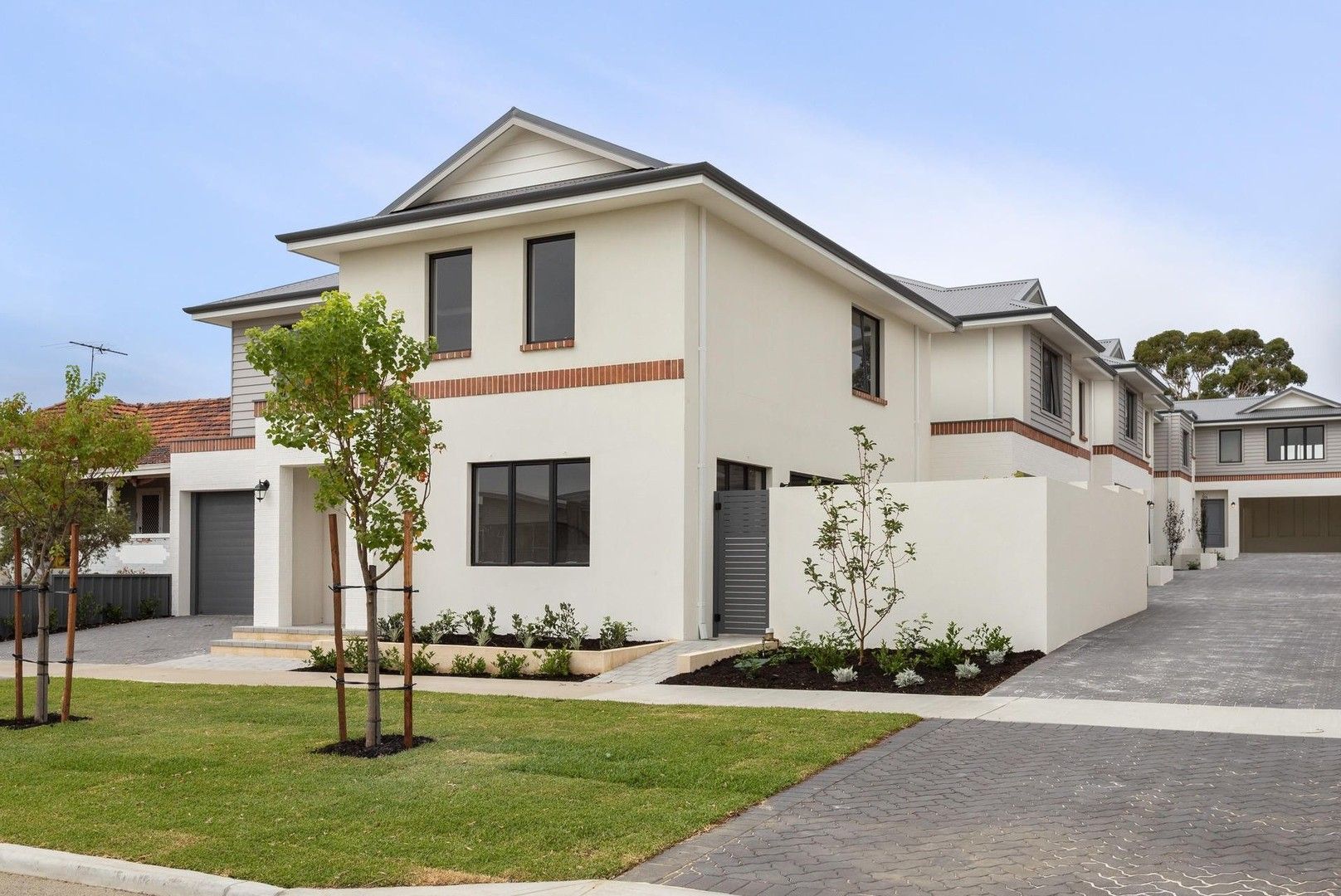 3 bedrooms Townhouse in 30E WELD ROAD PALMYRA WA, 6157