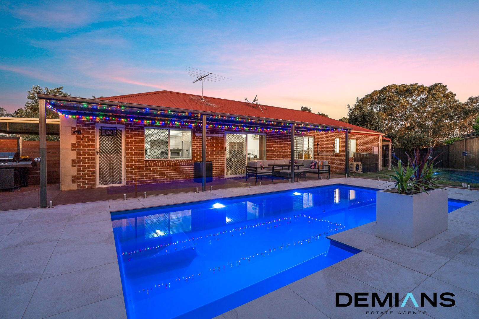 2 Delfin Drive, Wattle Grove NSW 2173, Image 2