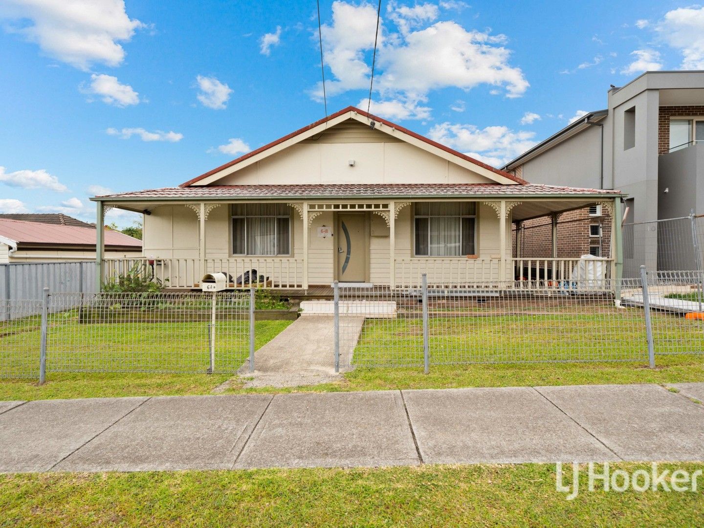 3 bedrooms House in 6-8 Duke Street MERRYLANDS NSW, 2160