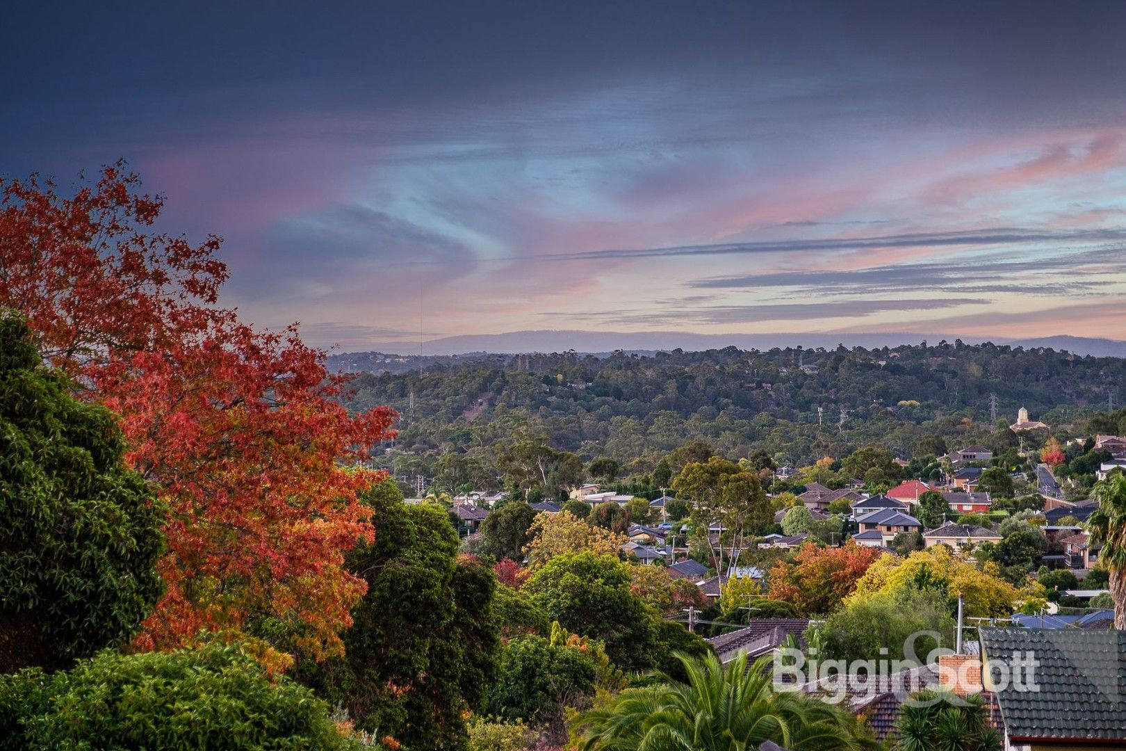 5 bedrooms House in 2 Benambra Drive TEMPLESTOWE LOWER VIC, 3107