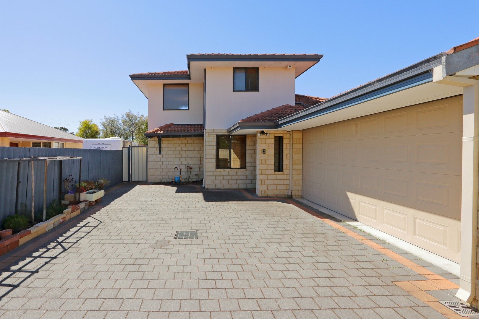 2/4 Lloyd Street, Cannington WA 6107, Image 0