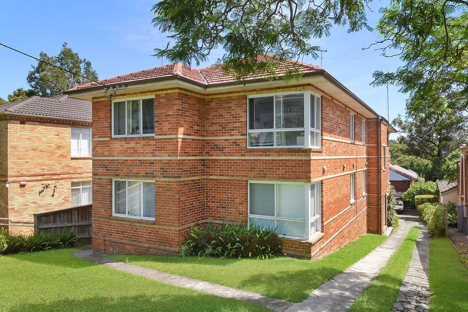 2 bedrooms Apartment / Unit / Flat in 2/140 Griffiths Street BALGOWLAH NSW, 2093