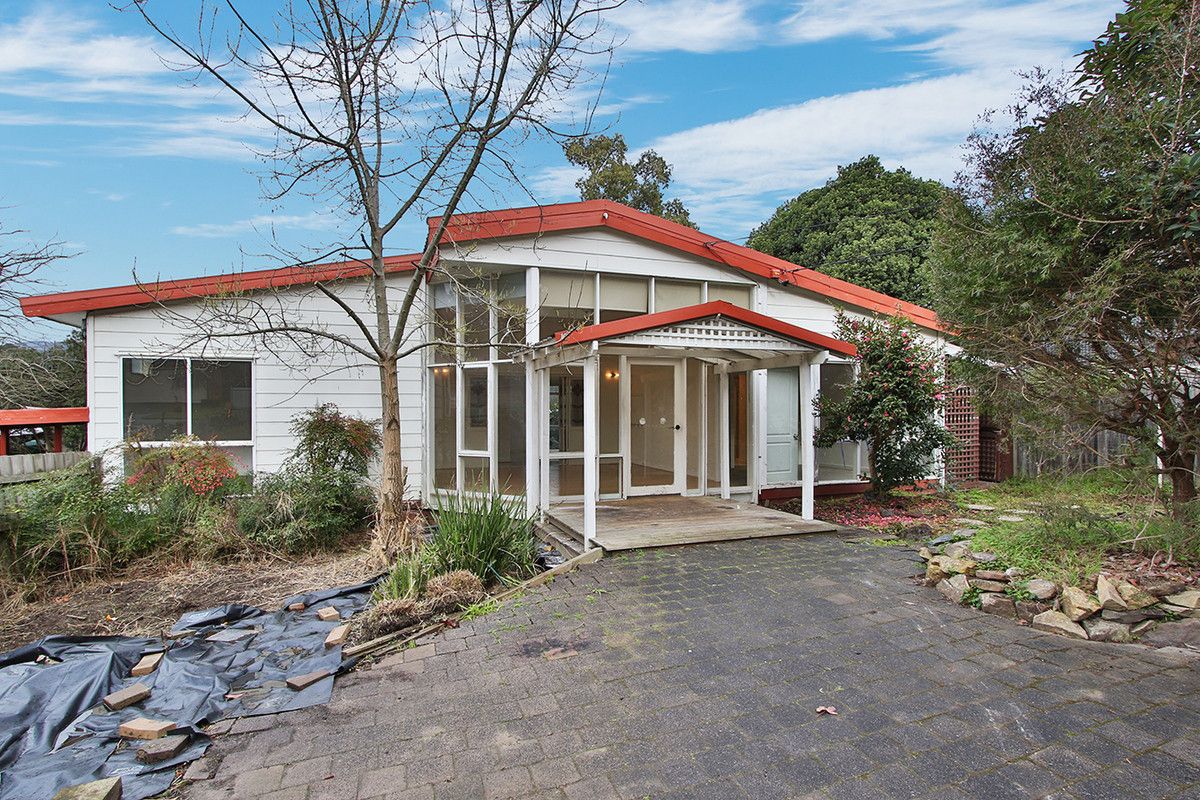 3 bedrooms House in 101 Mount View Parade CROYDON VIC, 3136