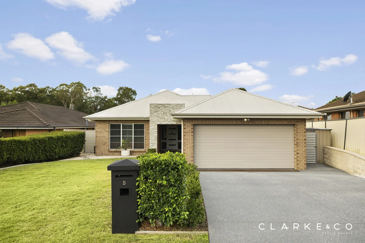 5 Carnarvon Circuit, East Maitland NSW 2323