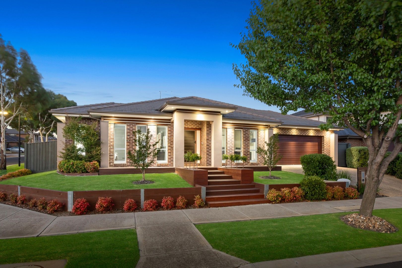5 bedrooms House in 21 Bologna Crescent GREENVALE VIC, 3059