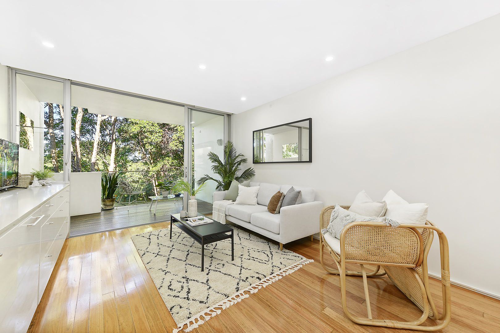 15/142144 Francis Street, Bondi Beach Property History & Address