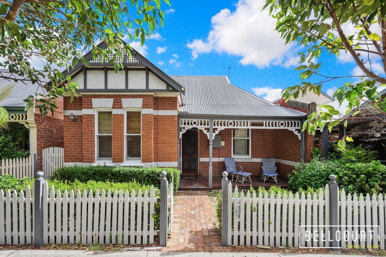 4 bedrooms House in 144 Tower Street WEST LEEDERVILLE WA, 6007