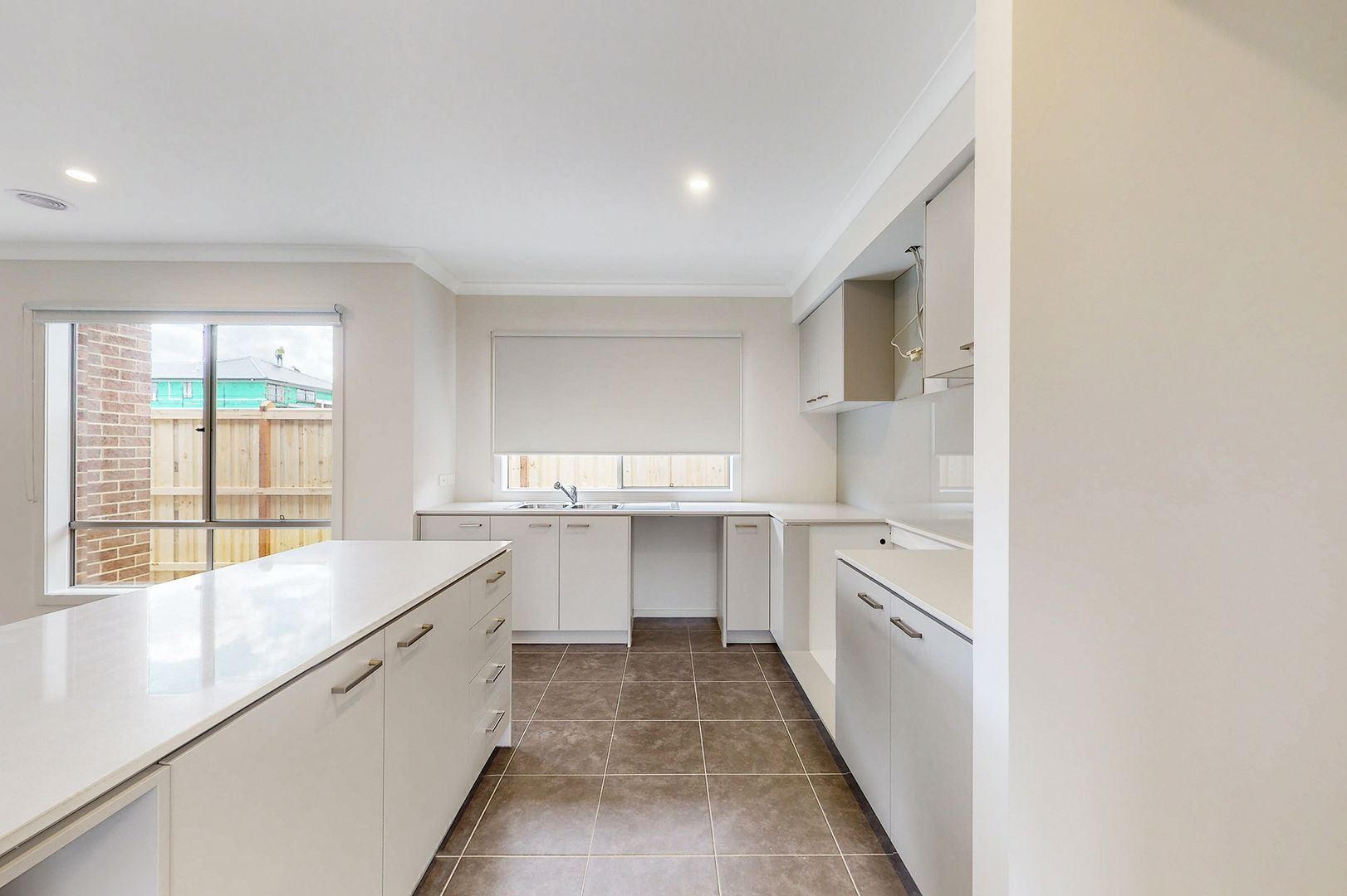 7 Sunlight Avenue, Clyde North VIC 3978, Image 1