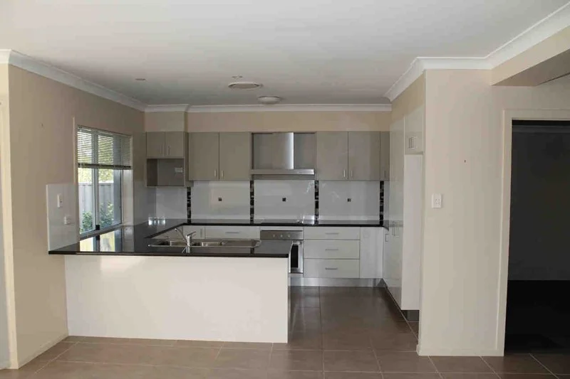 Additional image 2 of 4/2 Redgwell Street, Warwick QLD 4370