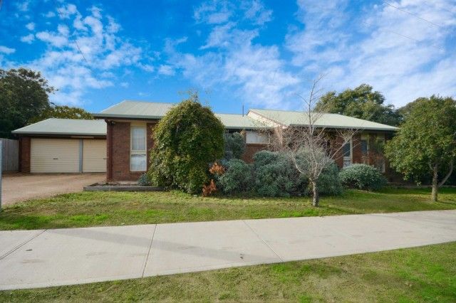 4 bedrooms House in 42-44 Dudley Street WALLAN VIC, 3756