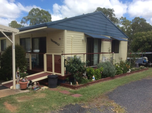 17 Arthur Street East, Nanango QLD 4615