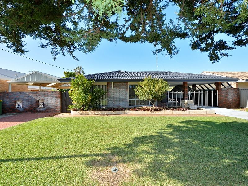 17 Clytie Road, Silver Sands WA 6210, Image 0