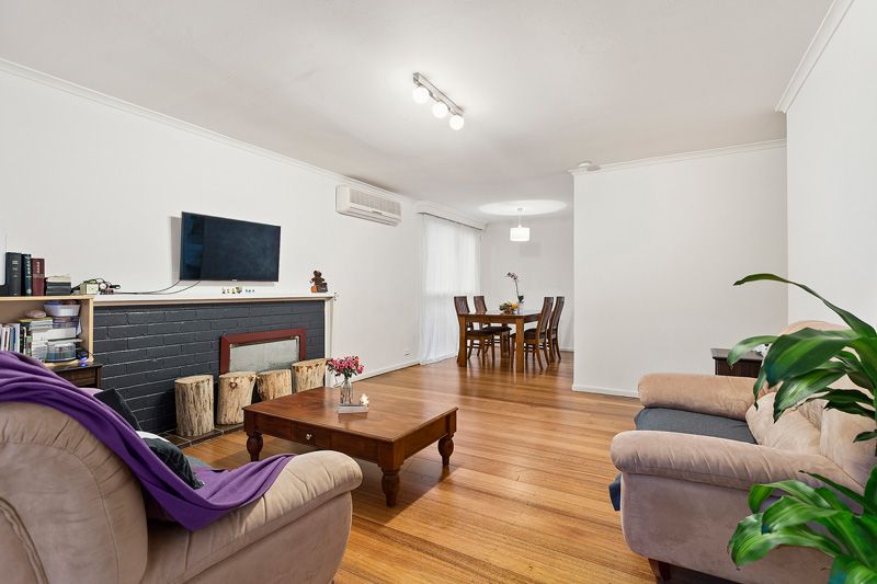 26 Longbourne Avenue, Notting Hill VIC 3168, Image 2