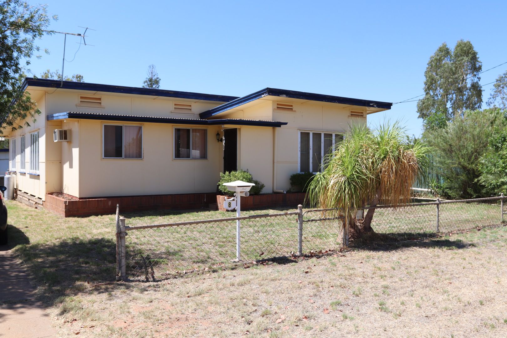 8 Chester Street, Charleville Property History & Address Research