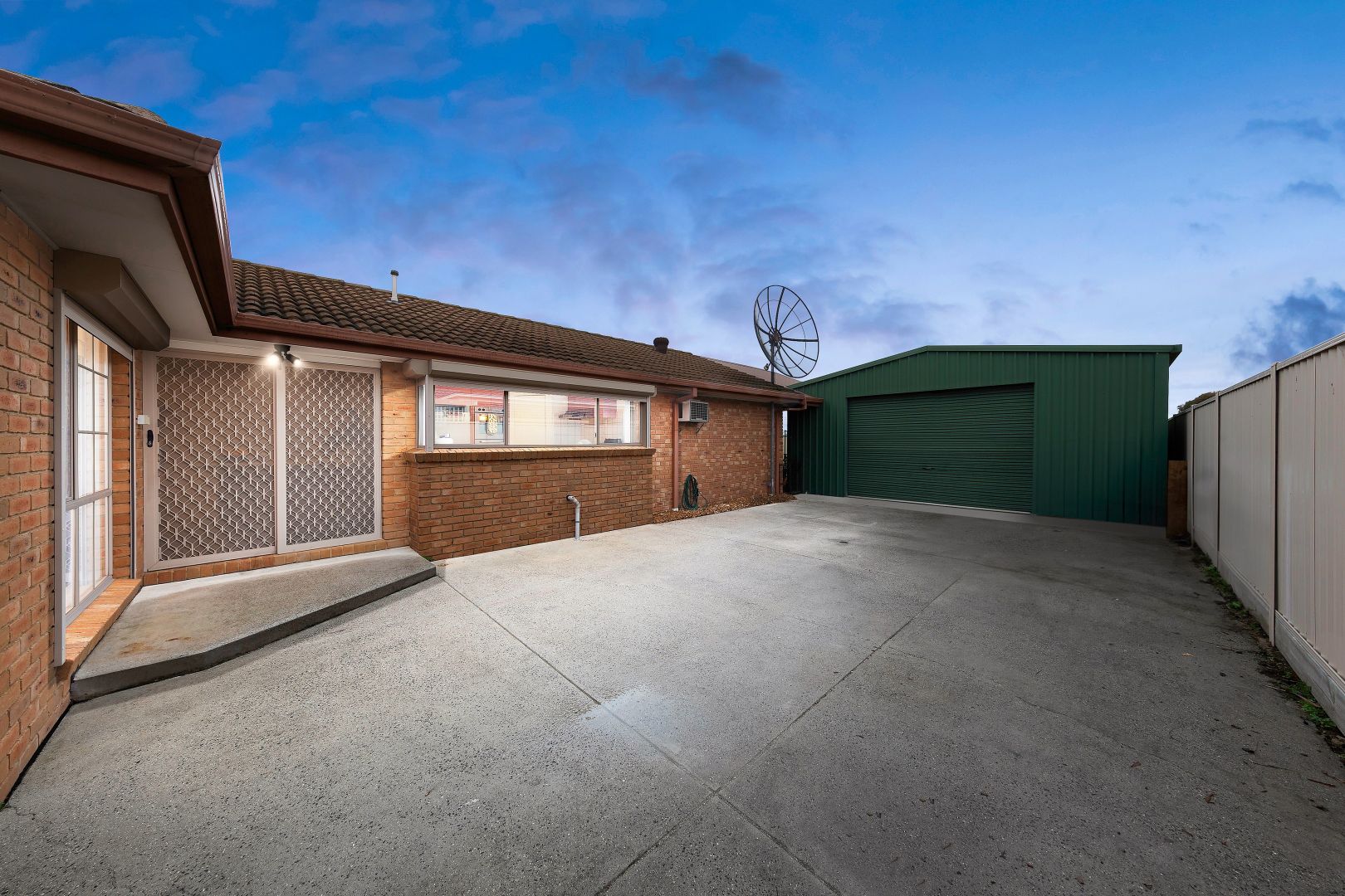 137 Quinn Street, Deer Park VIC 3023, Image 2