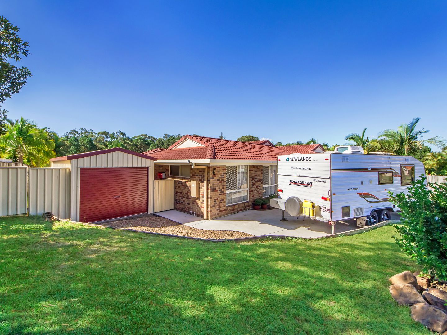 4 Galapagos Way, Pacific Pines QLD 4211, Image 2