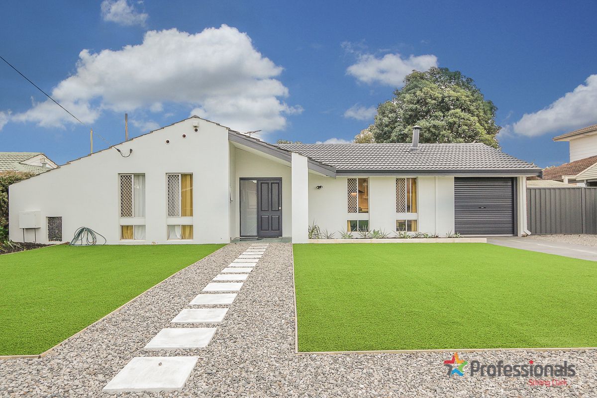 3 bedrooms House in 13 Solandra Way FORRESTFIELD WA, 6058