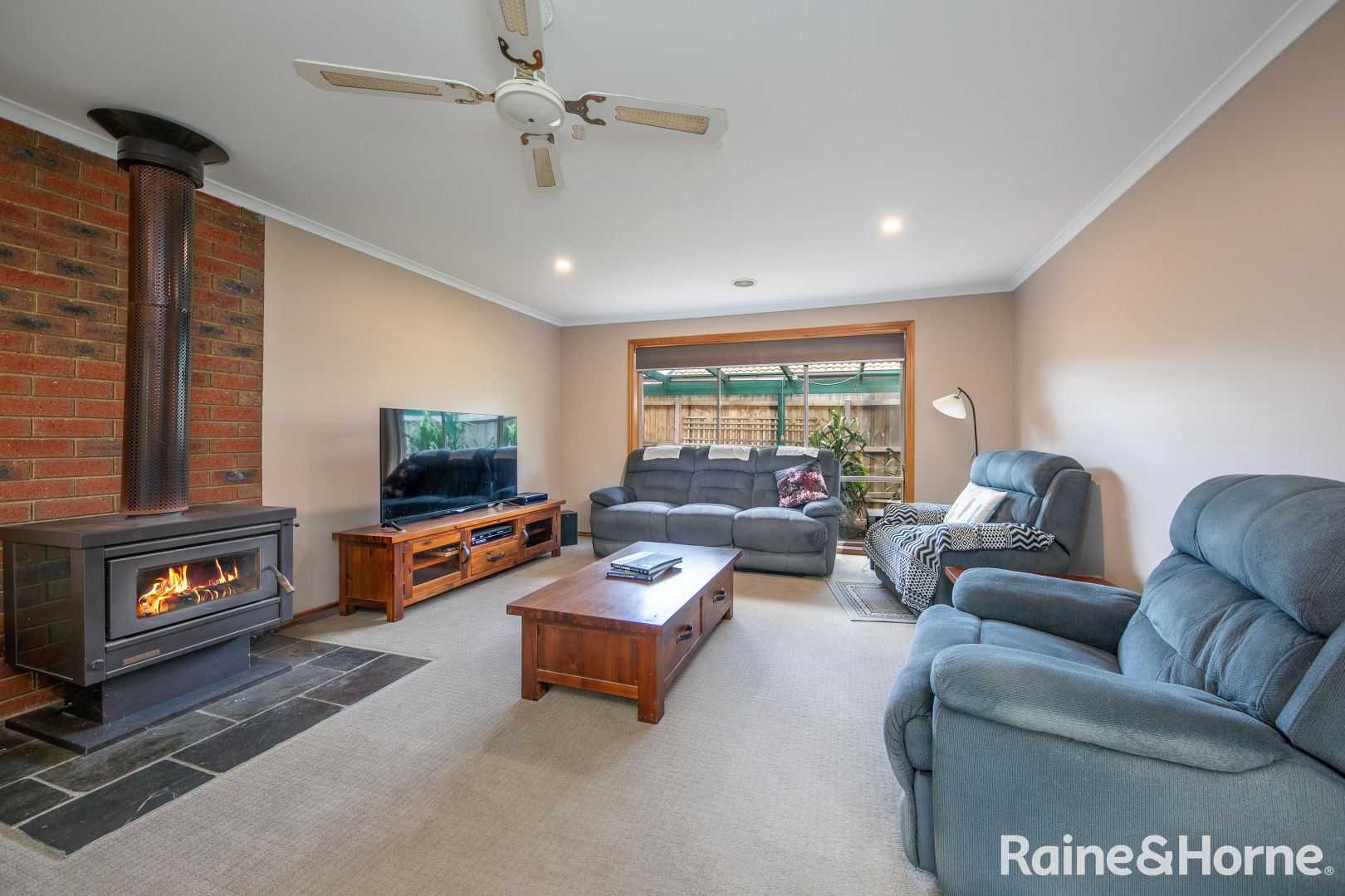 18 Mountain View Way, Gisborne VIC 3437, Image 2