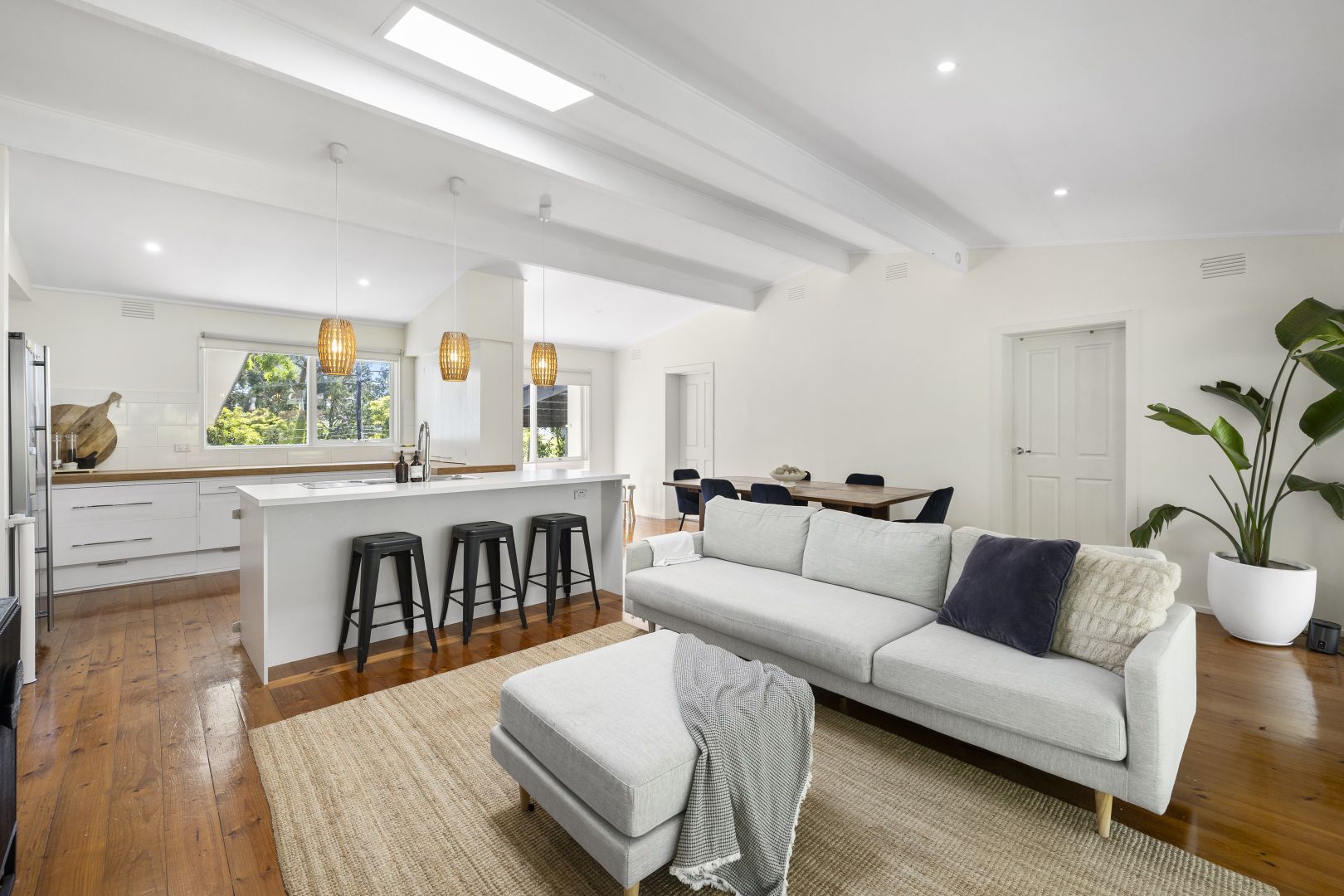 16 Mont Albert Road, Ferntree Gully VIC 3156 House For Rent 850