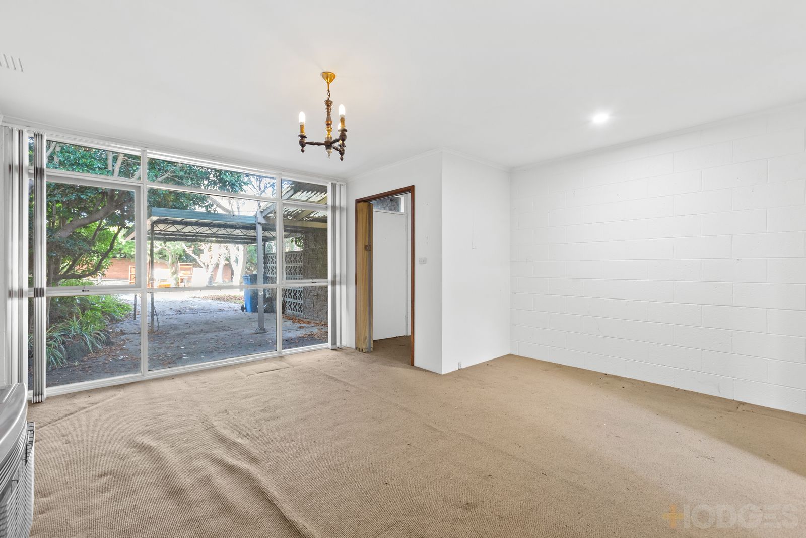 1 Tandara Court, Black Rock VIC 3193, Image 2