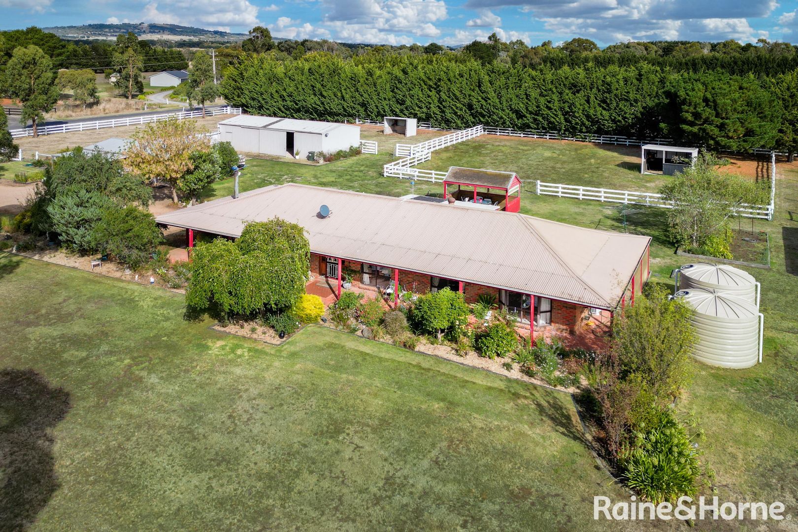 10 Leslie Road, Gisborne VIC 3437, Image 2