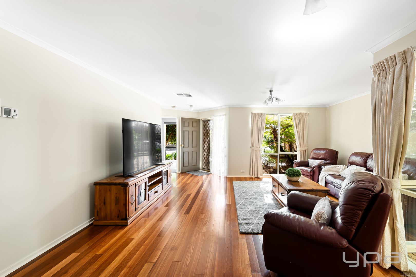 1 Townville Crescent, Hoppers Crossing VIC 3029, Image 2