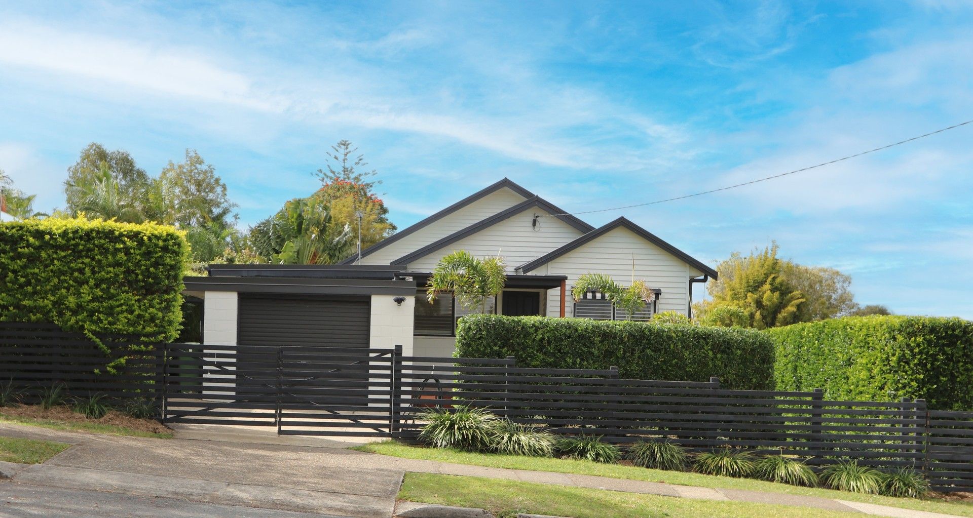 3 bedrooms House in 89B Turpin Road LABRADOR QLD, 4215