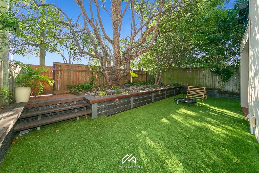 3 bedrooms Townhouse in 1/330 Cavendish Road COORPAROO QLD, 4151