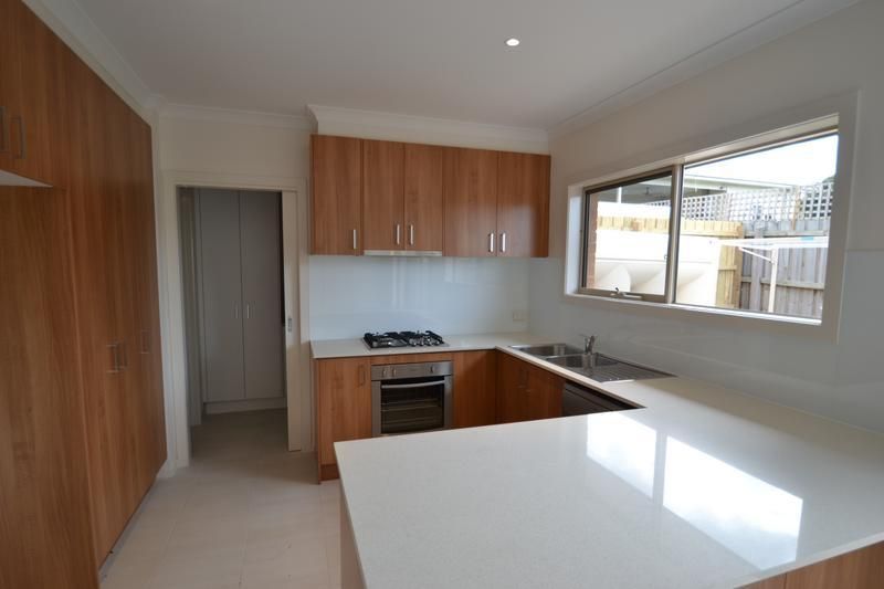 3 bedrooms Townhouse in 1A Booker Street CHELTENHAM VIC, 3192