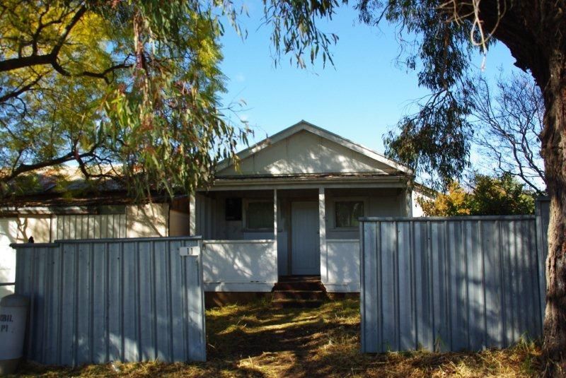 11 Mackeral Street, MUMBIL NSW 2820, Image 2