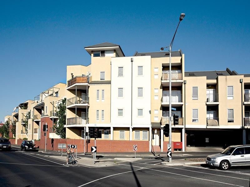 3 bedrooms Apartment / Unit / Flat in 11/1 Gatehouse Drive KENSINGTON VIC, 3031