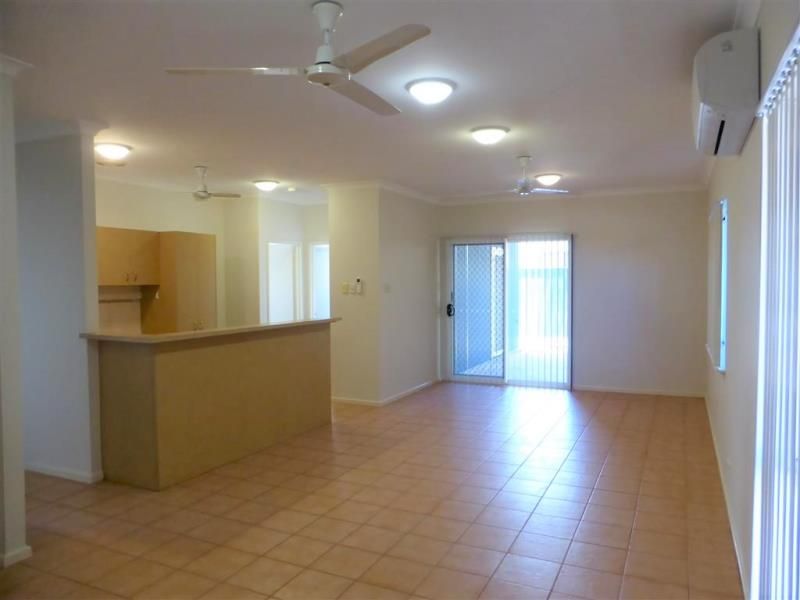 2 bedrooms Villa in 13D Kallama Parade MILLARS WELL WA, 6714
