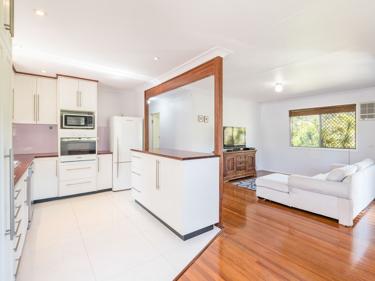 16 Carloch Street, Holland Park West QLD 4121, Image 2