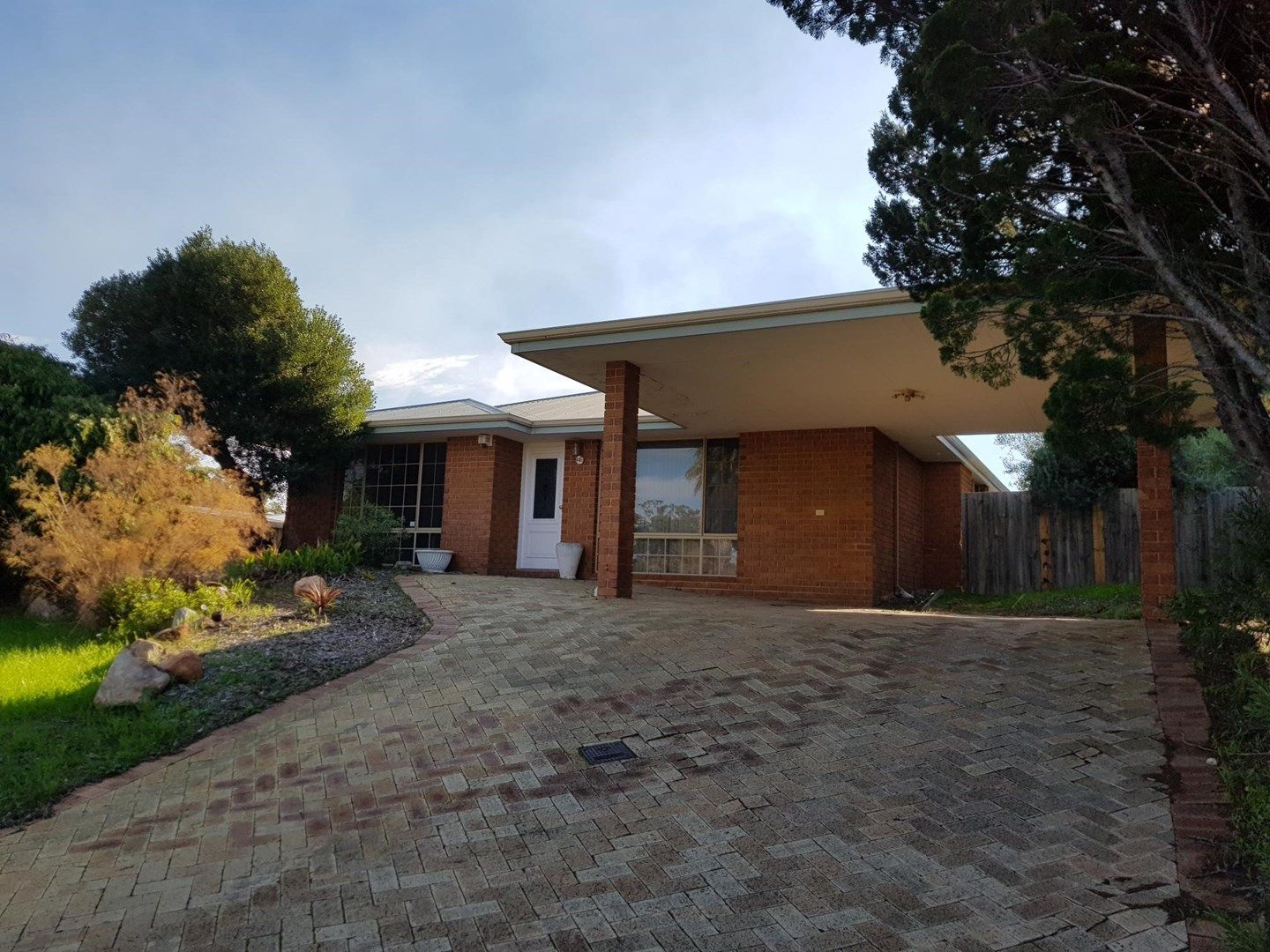 4 bedrooms House in 3 Throssell Place CLARKSON WA, 6030