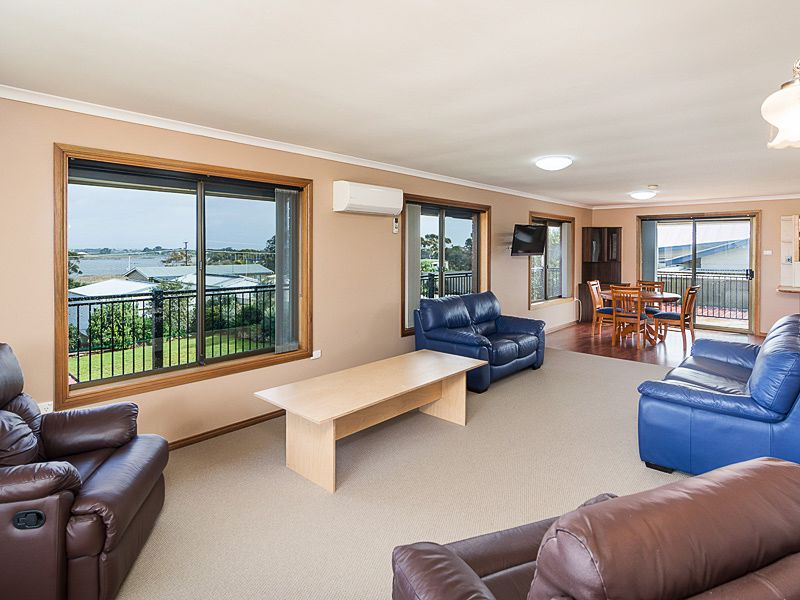 12 Bayview Road, Clayton Bay SA 5256, Image 1