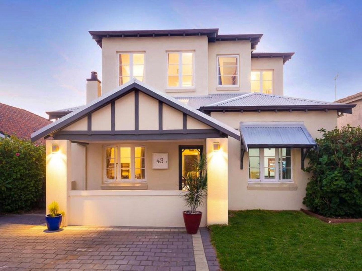 4 bedrooms House in 43 East Street MOUNT HAWTHORN WA, 6016