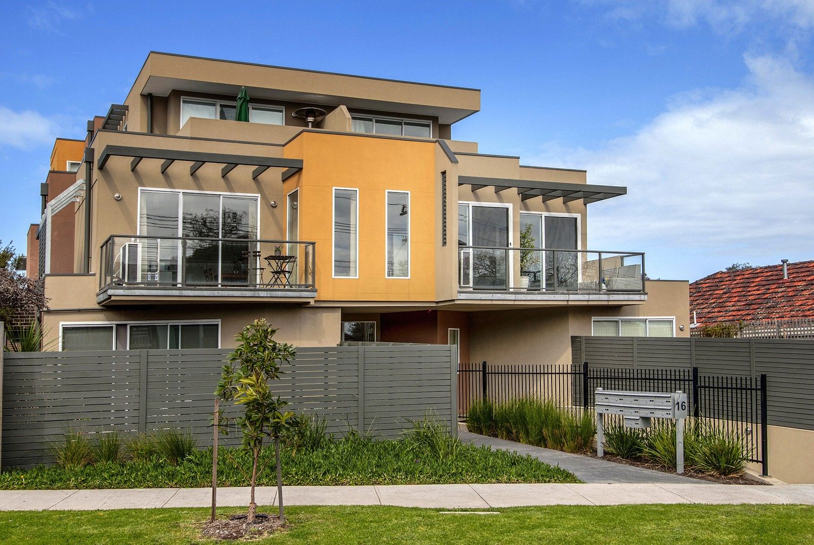 2 bedrooms Apartment / Unit / Flat in 5/16 Keiller Street HAMPTON EAST VIC, 3188