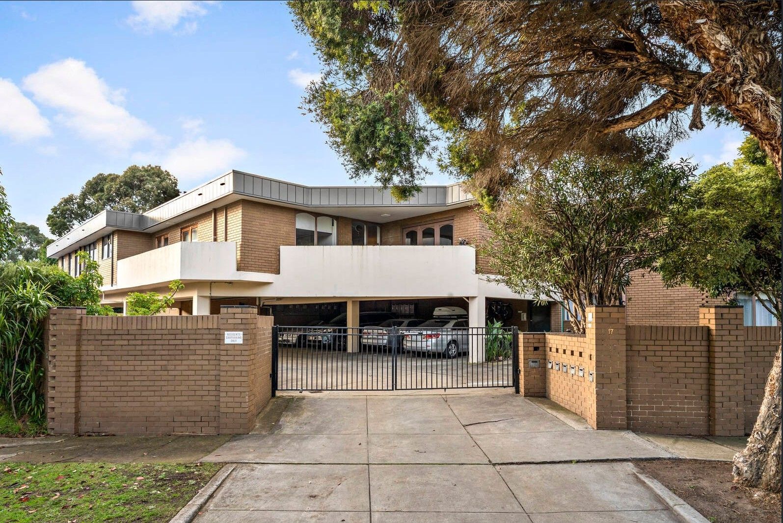 1 bedrooms Apartment / Unit / Flat in 8/17 Roberts Court BRIGHTON EAST VIC, 3187