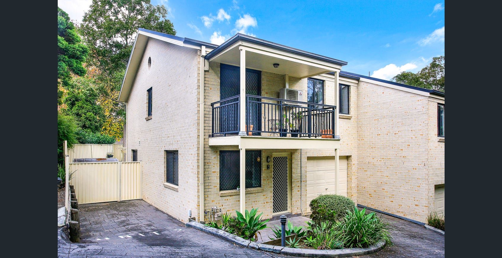 3 bedrooms Townhouse in 2/71 Pioneer Street SEVEN HILLS NSW, 2147