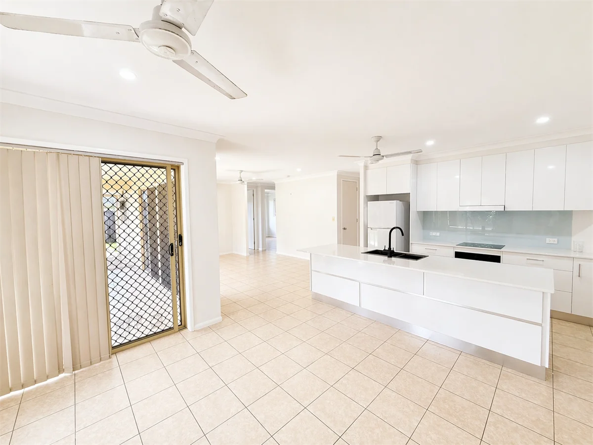 Additional image 3 of 6 Paramount Close, White Rock QLD 4868