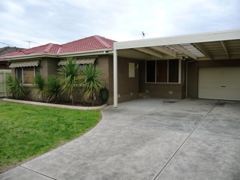 3 bedrooms House in 118 Carrick Drive GLADSTONE PARK VIC, 3043
