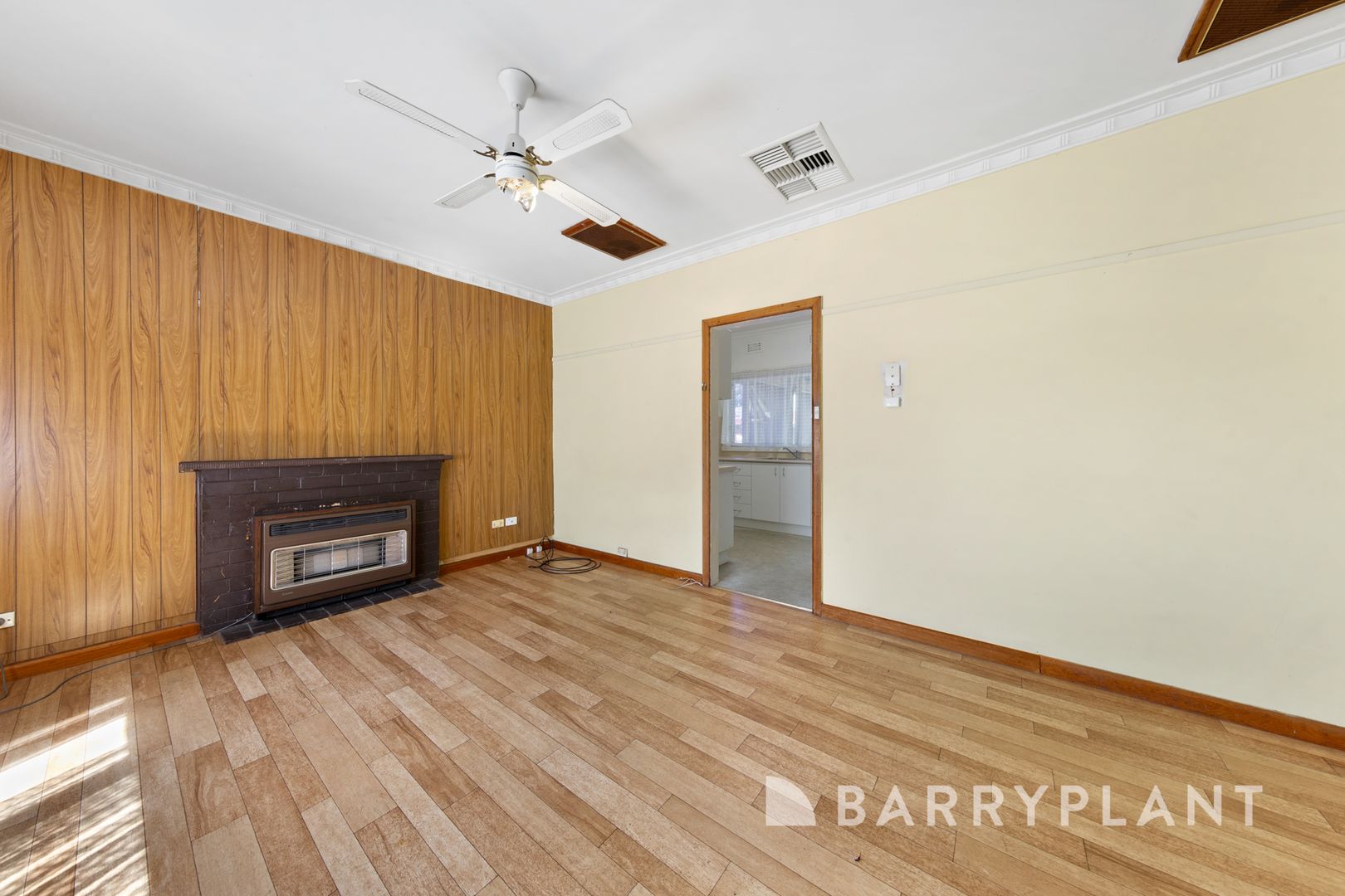 87 Clarke Avenue, St Albans VIC 3021, Image 2