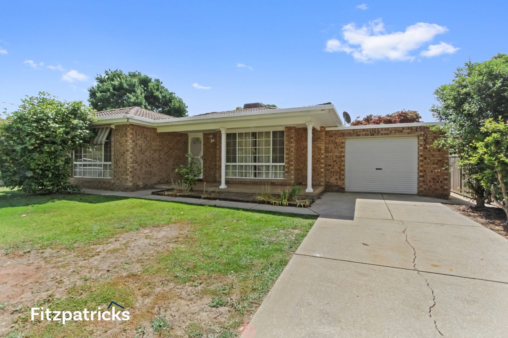 3 bedrooms House in 16 Nicholi Crescent WAGGA WAGGA NSW, 2650