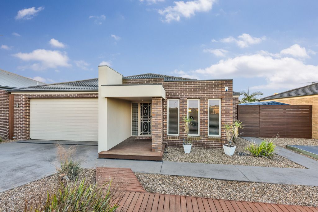 5 bedrooms House in 192 Heyers Road GROVEDALE VIC, 3216